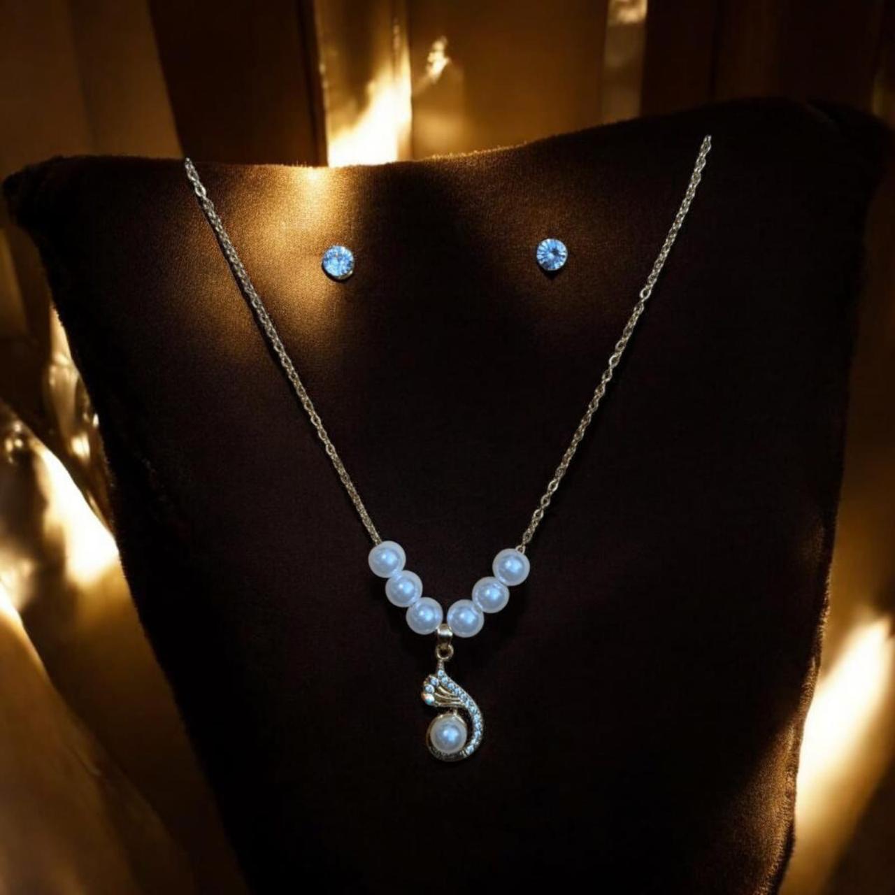 Elegant Pearl Pendant Set