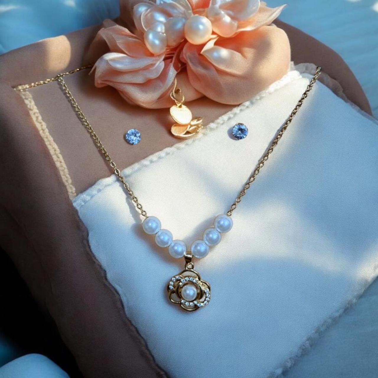 Pearl Blossom Necklace